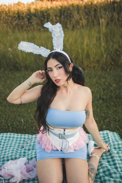 Watch Danielle Vedovelli 🌸's leaked NSFW photo on TwXstars