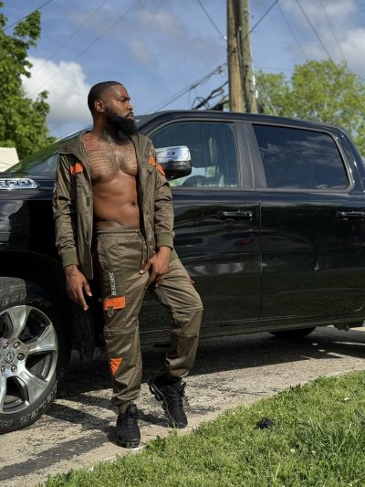 Watch King Khi Lavene's leaked NSFW photo on TwXstars