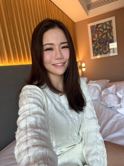 Watch Kiaraakitty's leaked NSFW photo on TwXstars