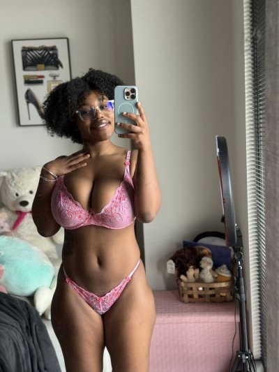 Watch skie 🩷's leaked NSFW photo on TwXstars
