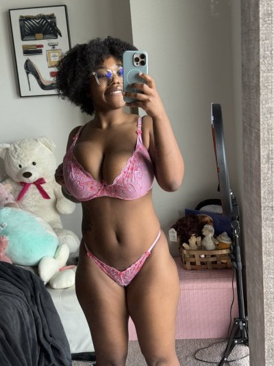 Watch skie 🩷's leaked NSFW photo on TwXstars
