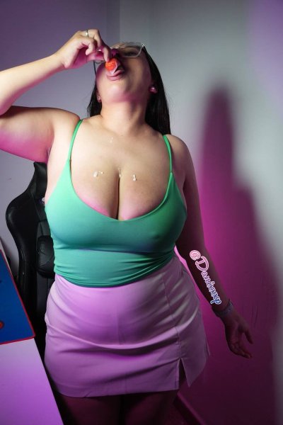 Watch DANNIAX69's leaked NSFW photo on TwXstars