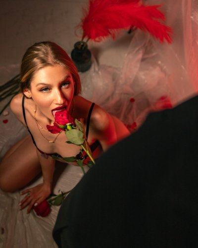 Watch Tiffany Tatum's leaked NSFW photo on TwXstars