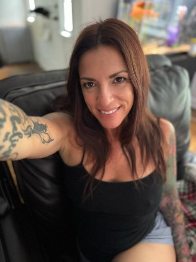 Watch Maria May 💜's leaked NSFW photo on TwXstars