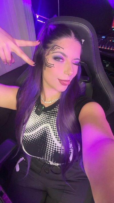 Watch EG GirlOfNox's leaked NSFW photo on TwXstars