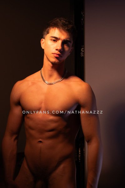 Watch Nathan Luna ❤️‍🔥's leaked NSFW photo on TwXstars
