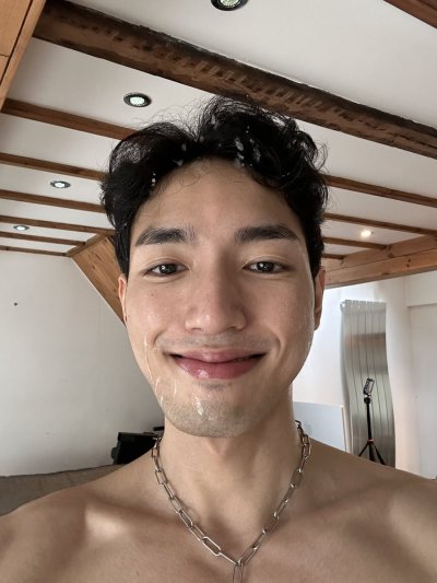 Watch Adam Snow's leaked NSFW photo on TwXstars