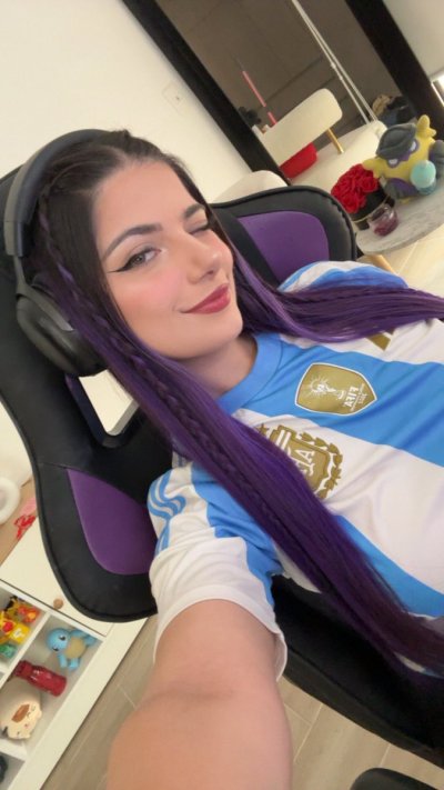 Watch EG GirlOfNox's leaked NSFW photo on TwXstars