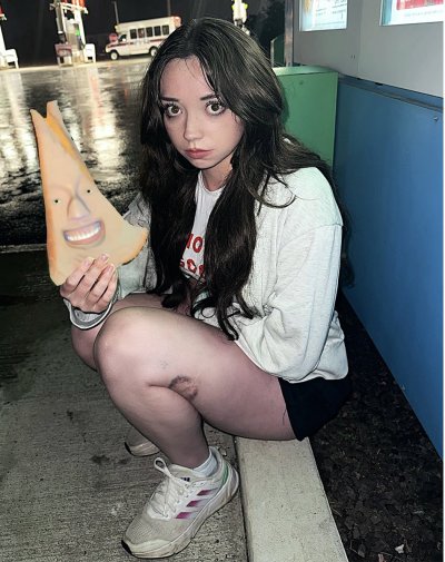 Watch Molly Moon 🌙's leaked NSFW photo on TwXstars