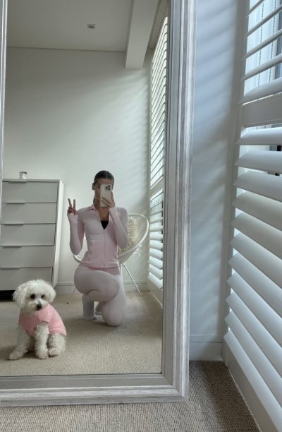 Watch Zara Hedges's leaked NSFW photo on TwXstars