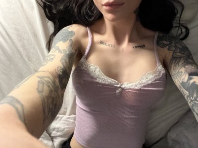 Watch Charlotte's leaked NSFW photo on TwXstars