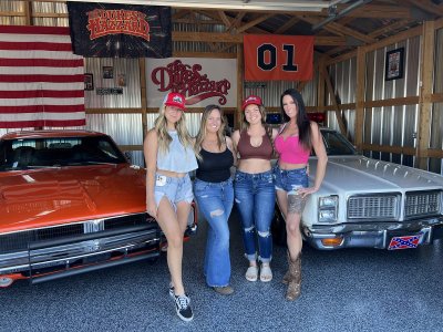 Watch Lacie May's leaked NSFW photo on TwXstars