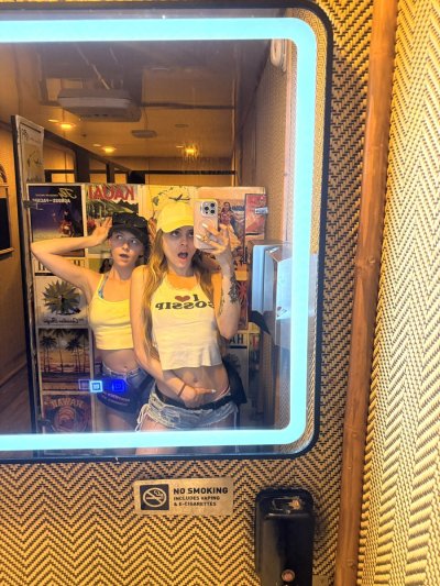 Watch Angel Windell's leaked NSFW photo on TwXstars