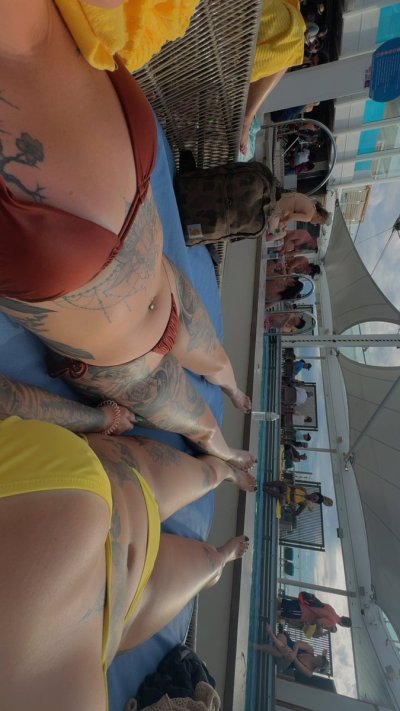 Watch Tayler's leaked NSFW photo on TwXstars