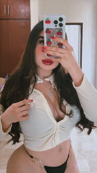 Watch Olga Robledo's leaked NSFW photo on TwXstars