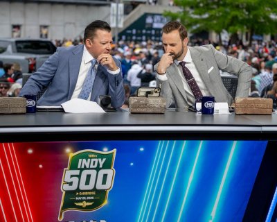 Watch Tony Stewart's leaked NSFW photo on TwXstars