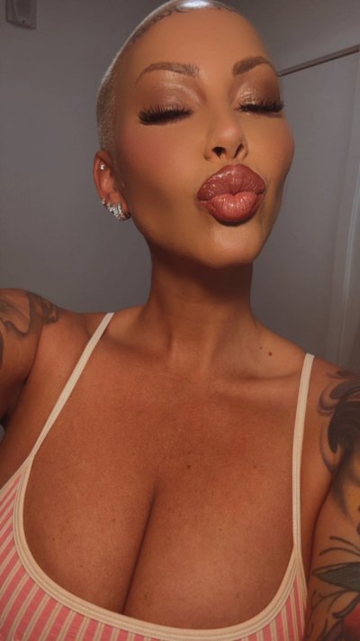 Watch Amber Rose's leaked NSFW photo on TwXstars