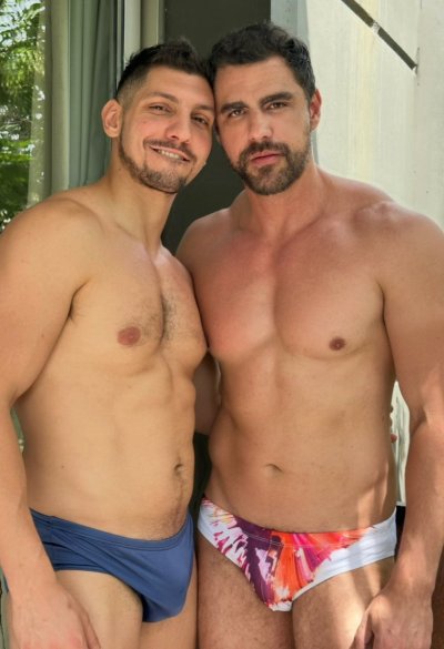 Watch Kyle Fox's leaked NSFW photo on TwXstars