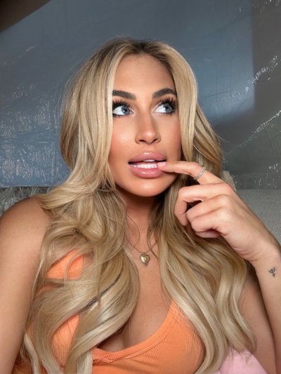 Watch Karin Hart's leaked NSFW photo on TwXstars