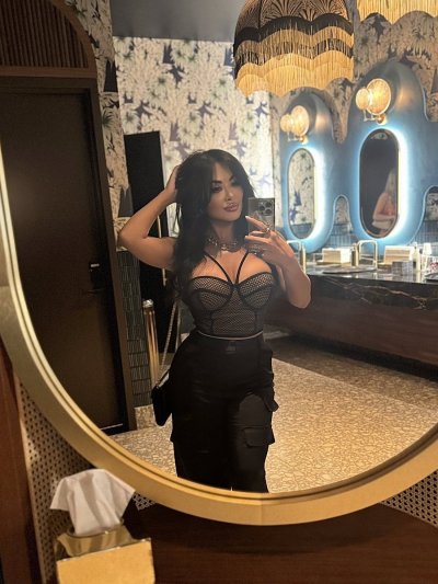 Watch Kaylani Lei's leaked NSFW photo on TwXstars