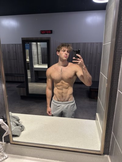 Watch Chase's leaked NSFW photo on TwXstars
