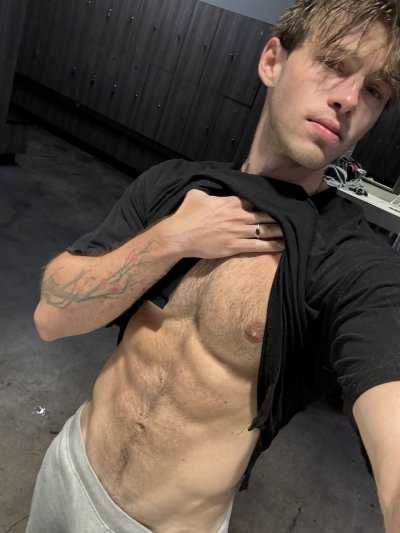 Watch Chase's leaked NSFW photo on TwXstars