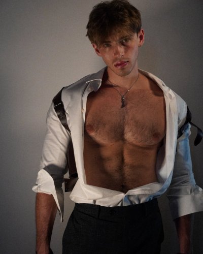 Watch Chase's leaked NSFW photo on TwXstars