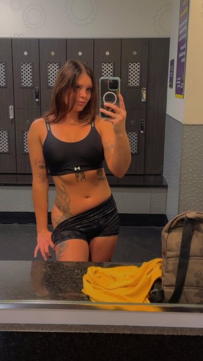 Watch Tayler's leaked NSFW photo on TwXstars