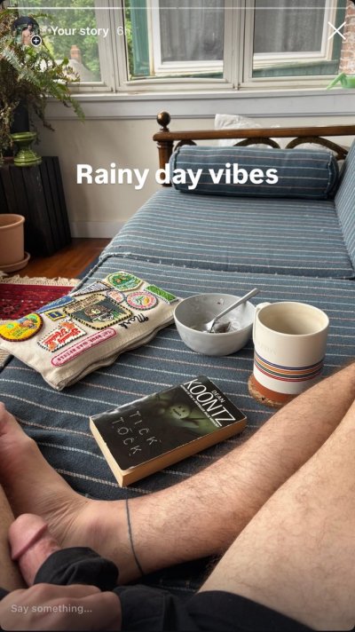 Watch Mark Something's leaked NSFW photo on TwXstars