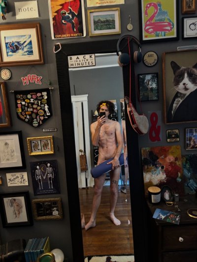 Watch Mark Something's leaked NSFW photo on TwXstars