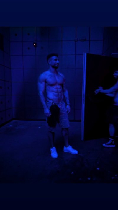 Watch AdamAlberto's leaked NSFW photo on TwXstars