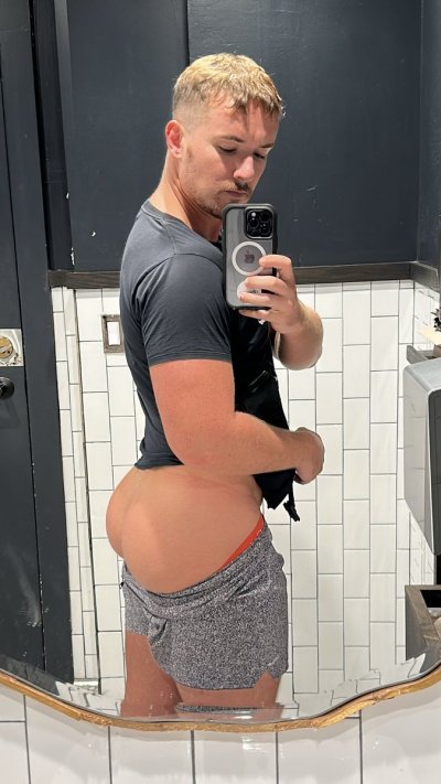 Watch Dan Saxon 90k's leaked NSFW photo on TwXstars