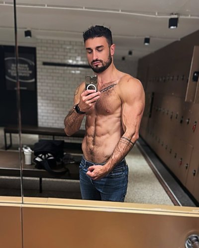 Watch AdamAlberto's leaked NSFW photo on TwXstars