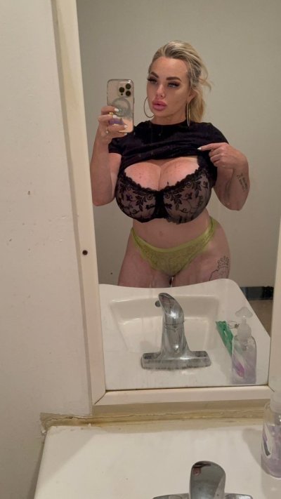 Watch Katrina Thicc's leaked NSFW photo on TwXstars