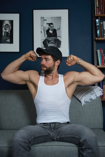 Watch Griffin Barrows's leaked NSFW photo on TwXstars