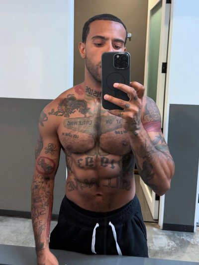 Watch Vic Mensa's leaked NSFW photo on TwXstars