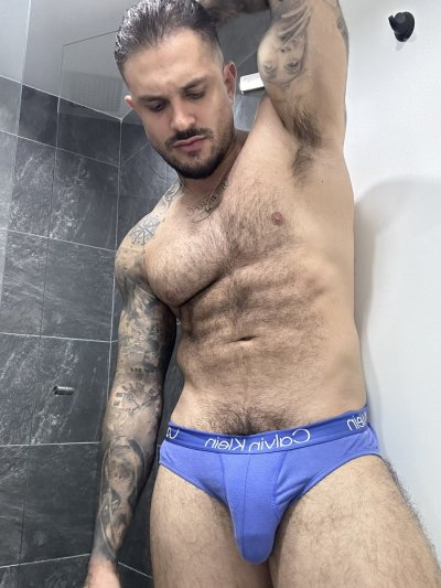 Watch Julian Chase's leaked NSFW photo on TwXstars