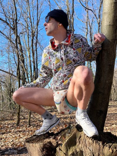 Watch Leo 🐱's leaked NSFW photo on TwXstars