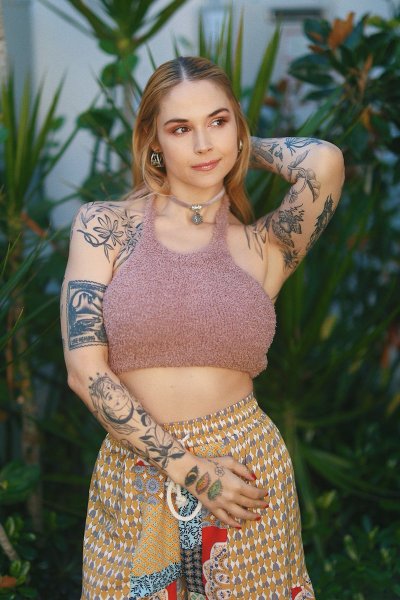 Watch Sarah Vandella's leaked NSFW photo on TwXstars