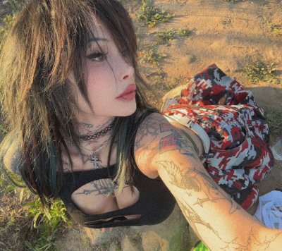 Watch zombrii 🤍's leaked NSFW photo on TwXstars