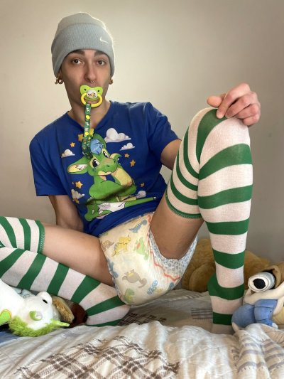 Watch Leo 🐱's leaked NSFW photo on TwXstars