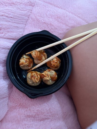 Watch meow's leaked NSFW photo on TwXstars