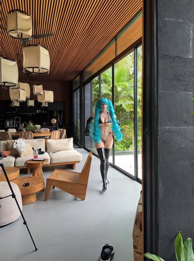 Watch Alina Becker 🍑's leaked NSFW photo on TwXstars