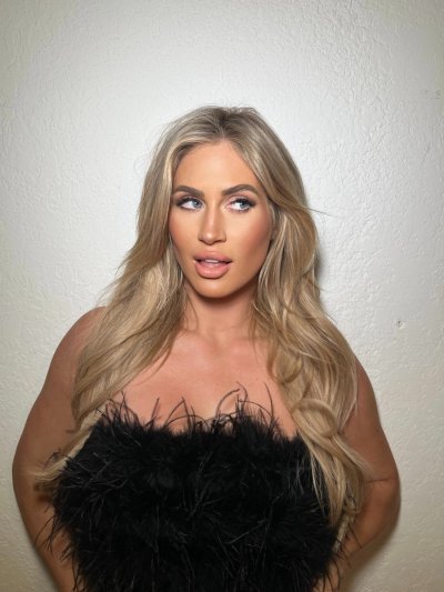 Watch Karin Hart's leaked NSFW photo on TwXstars