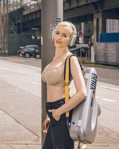 Watch Anike Ekina's leaked NSFW photo on TwXstars