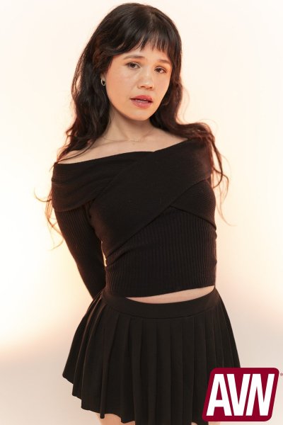 Watch aka yhivi's leaked NSFW photo on TwXstars