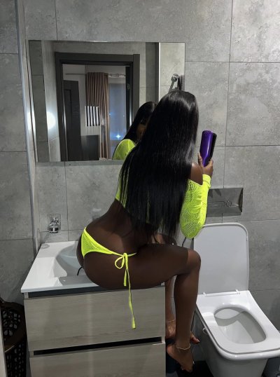 Watch yes_iam_erica101's leaked NSFW photo on TwXstars