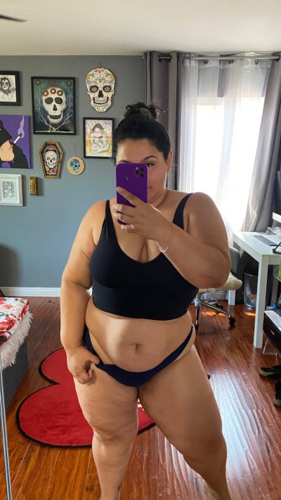 Watch OnlyKarlaLane's leaked NSFW photo on TwXstars