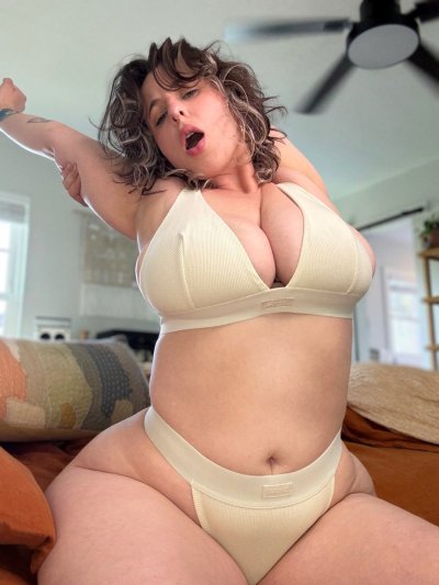 Watch QTsnack's leaked NSFW photo on TwXstars