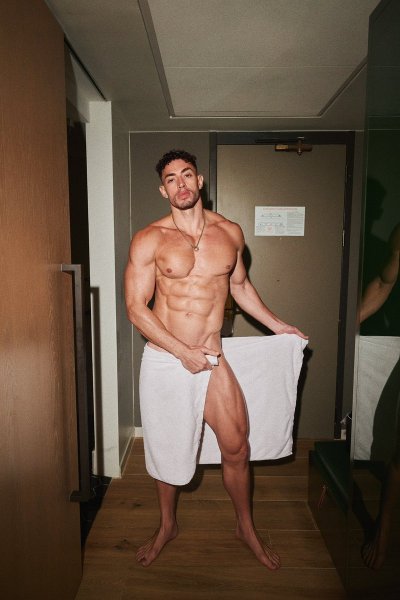 Watch Hayden Monteleone's leaked NSFW photo on TwXstars